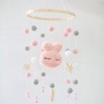 Mobile pour Berceau en Forme de Lapin - Rose